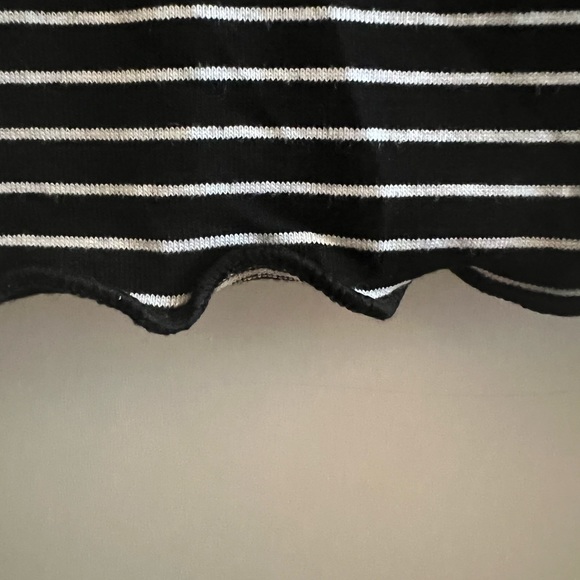 Size L(petites) Black & White Striped Tee - Picture 3 of 4